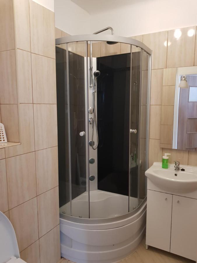 Coser Apartamenty Grzybowska Varşovia Exterior foto