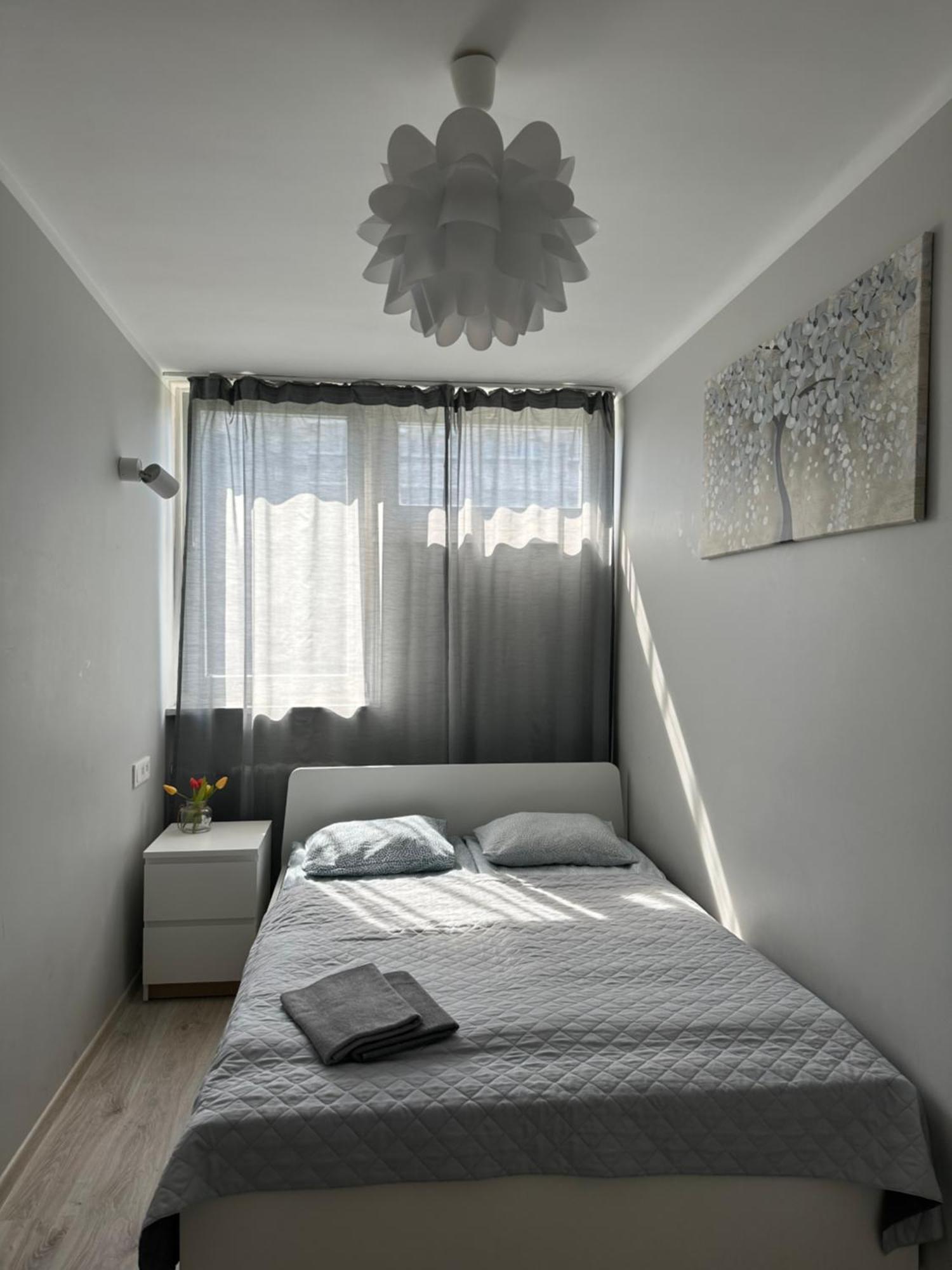 Coser Apartamenty Grzybowska Varşovia Exterior foto